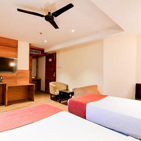 Hotel King'S Crown Kalkuta Zewnętrze zdjęcie