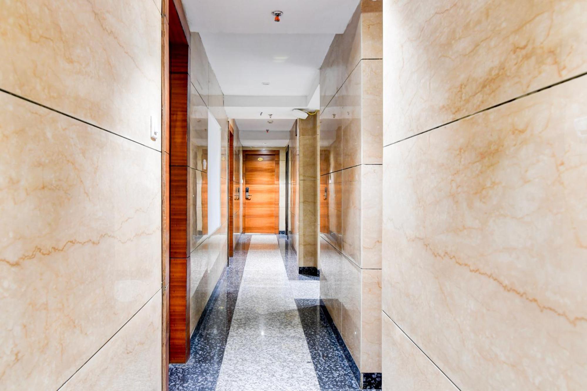 Hotel King'S Crown Kalkuta Zewnętrze zdjęcie